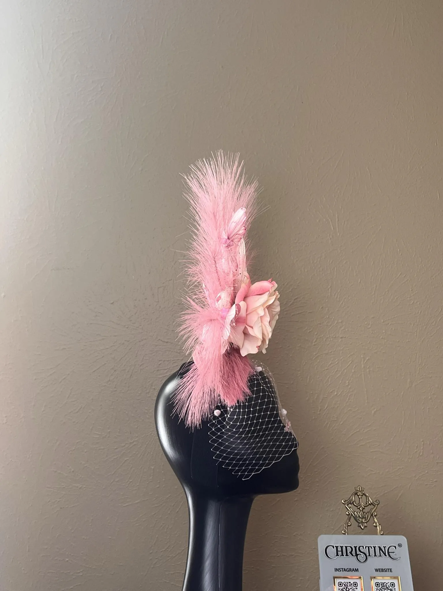 Pink feather hat princess style