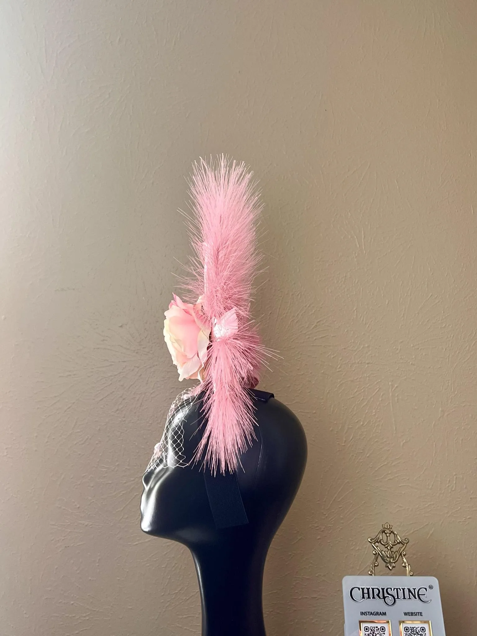 Pink feather hat princess style