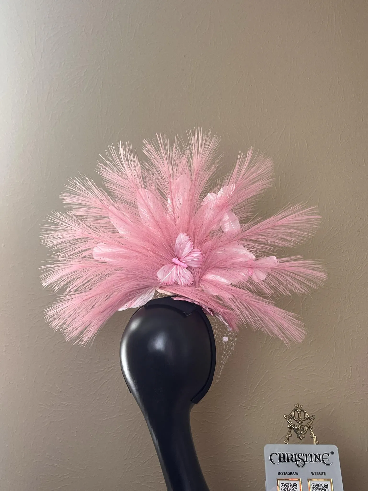 Pink feather hat princess style